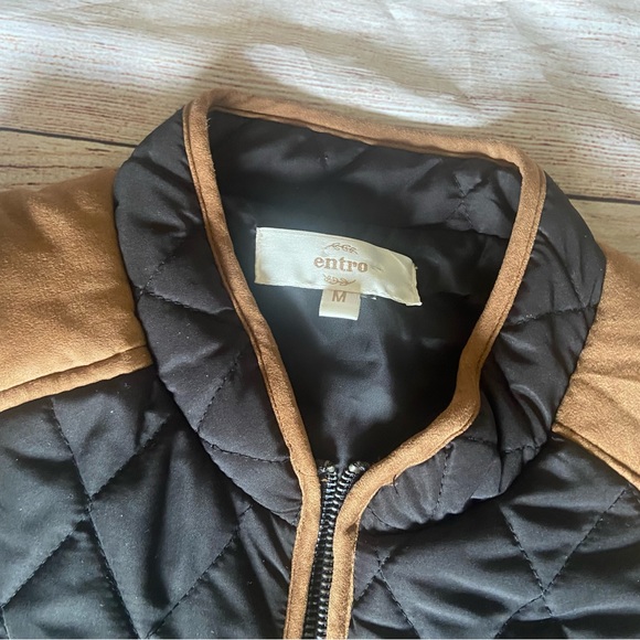 Like New Entro Black and Faux Suede Vest - Picture 2 of 4